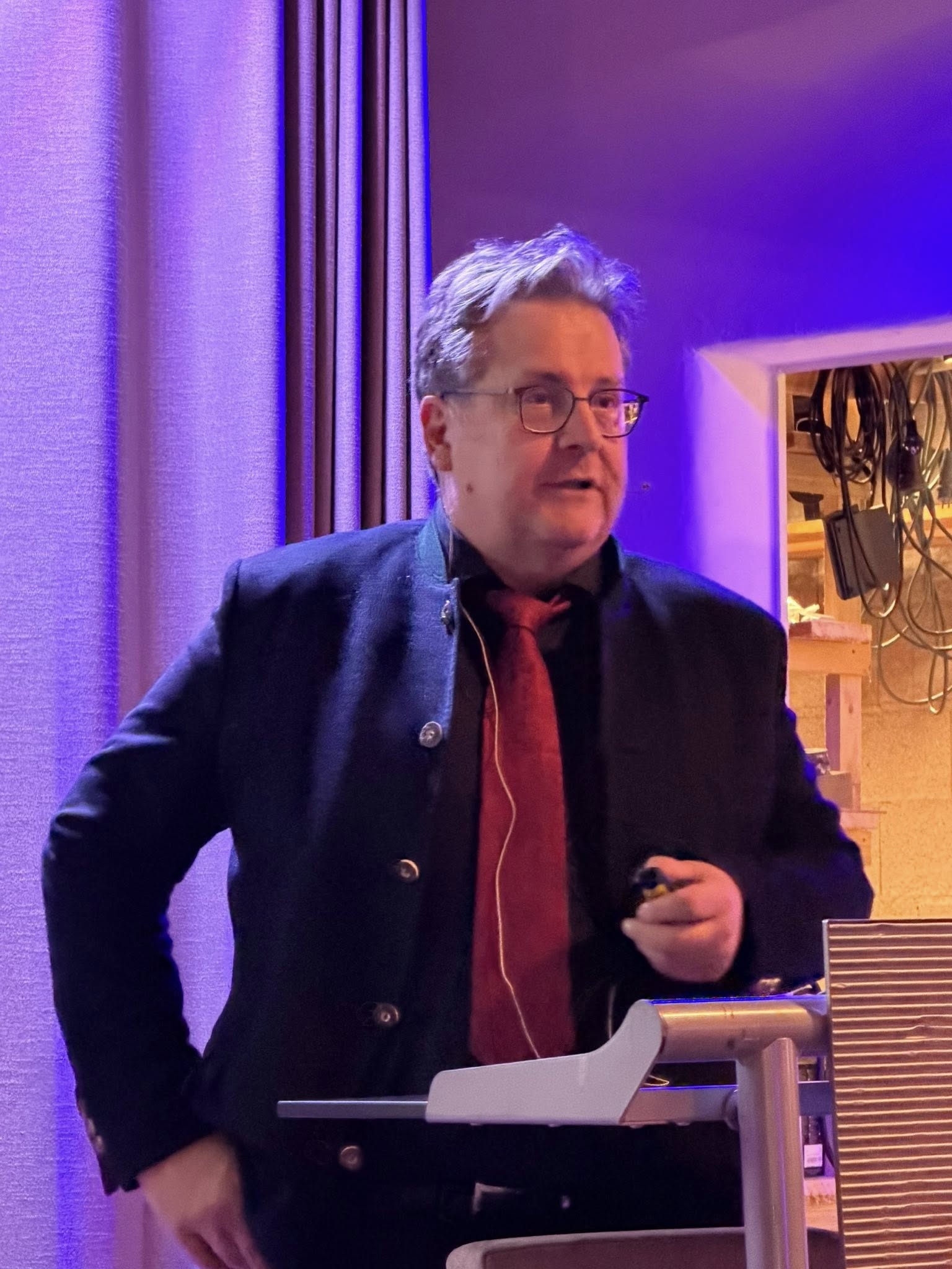 &bdquo;Gr&uuml;&szlig;e aus dem Wilden Osten&ldquo; &ndash; Dr. Richard Loibl stellt sein neues Buch &uuml;ber den Bayerischen Wald in Hengersberg vor